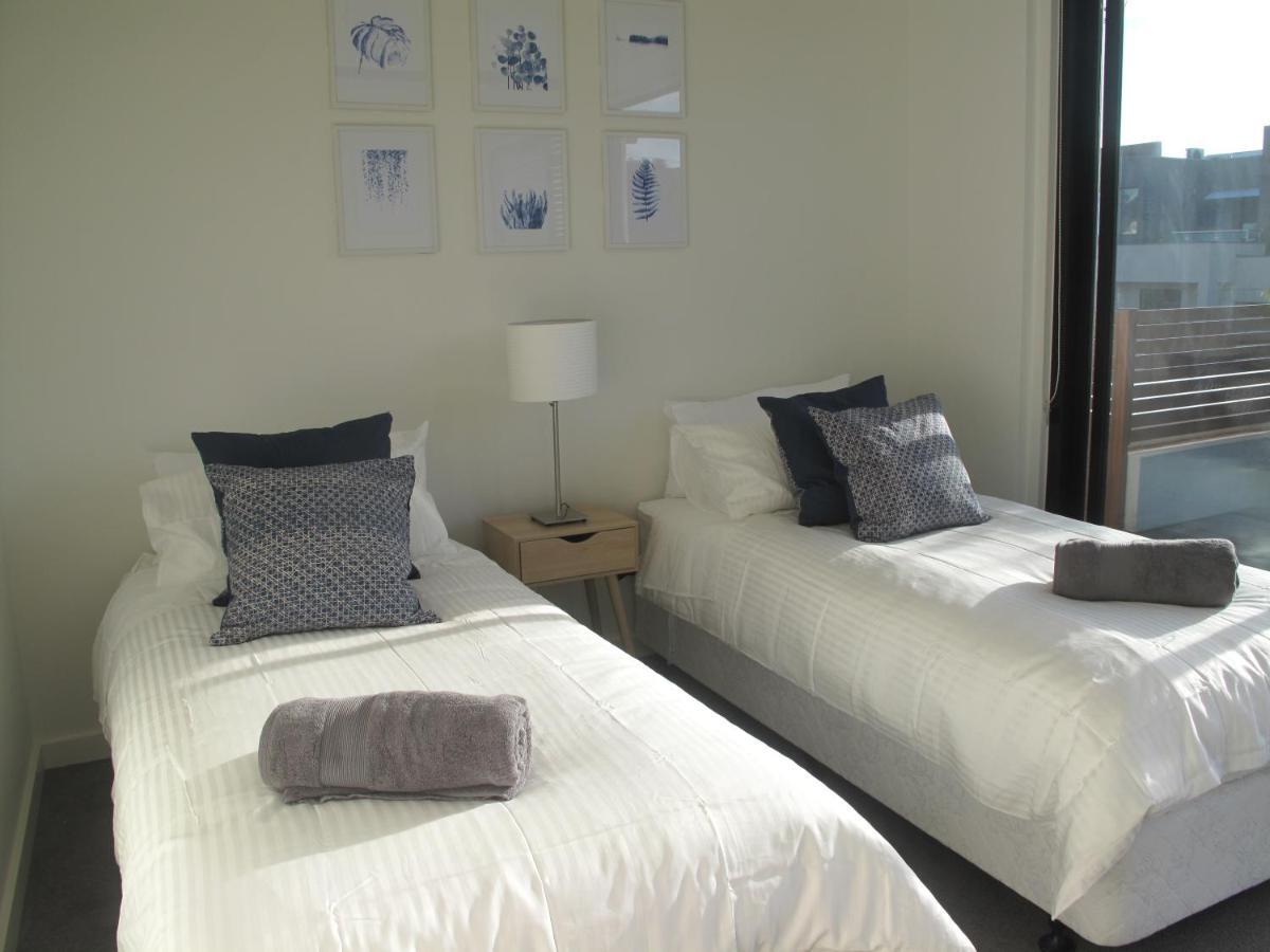 Modern 3 Bedroom Apt With Free Parking, Netflix, Wifi & Welcome Wine By Bnb Pro Мельбурн Экстерьер фото