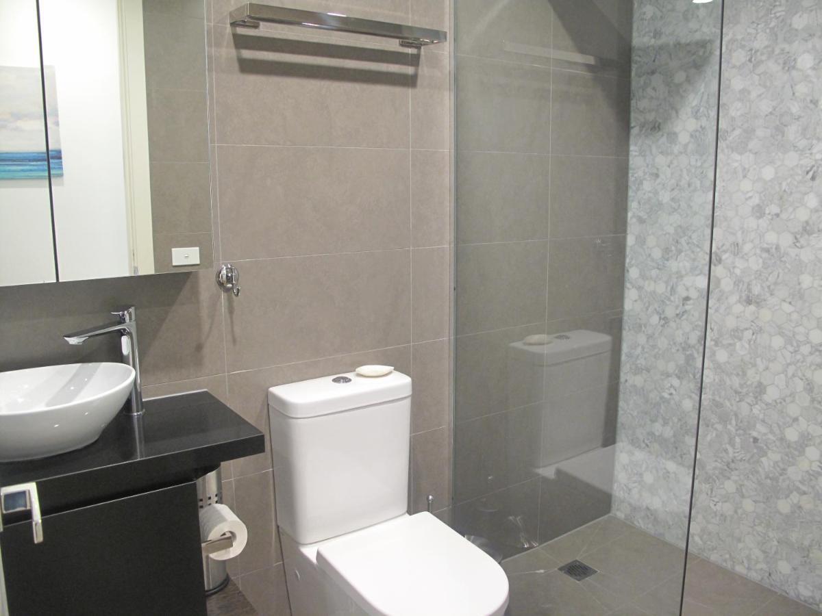 Modern 3 Bedroom Apt With Free Parking, Netflix, Wifi & Welcome Wine By Bnb Pro Мельбурн Экстерьер фото