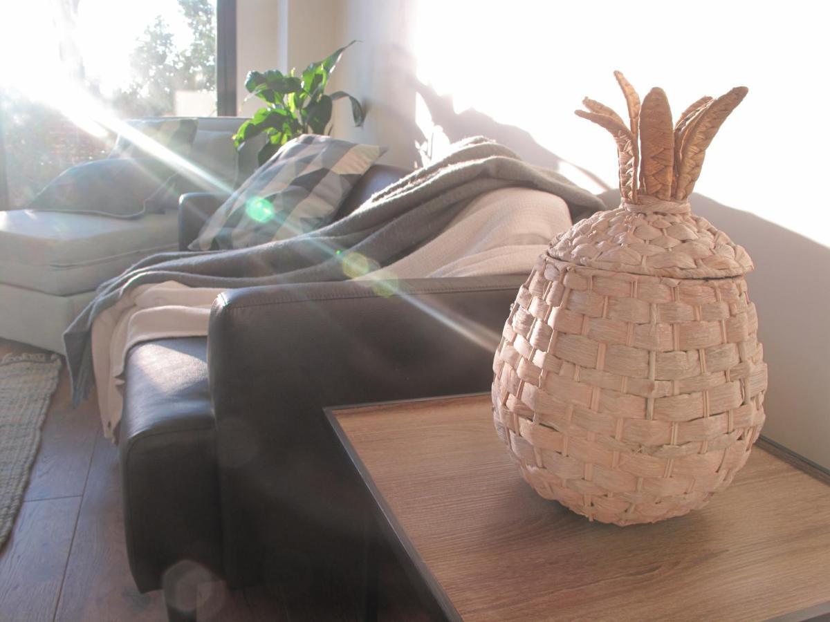 Modern 3 Bedroom Apt With Free Parking, Netflix, Wifi & Welcome Wine By Bnb Pro Мельбурн Экстерьер фото